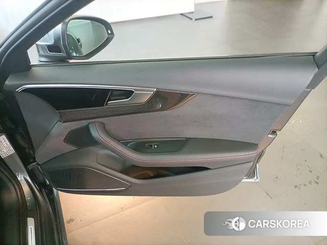Audi S4 2025 Темно-серый из Китая, фото 4