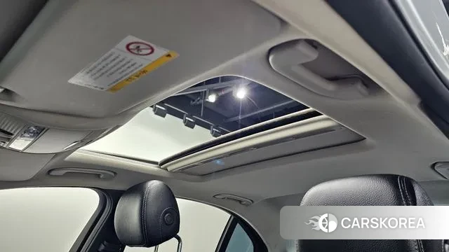 Mercedes-Benz C-Class W205 2018 Серебряный из Кореи, фото 4