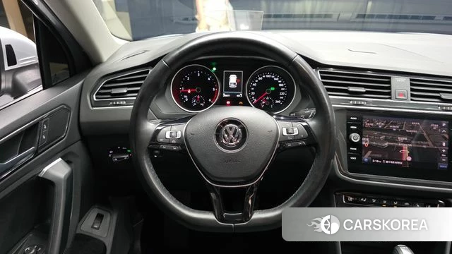 Volkswagen Tiguan second Generation 2018 Серебряный из Кореи, фото 4