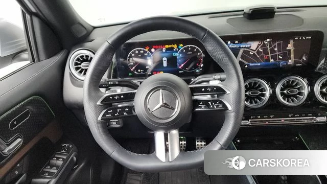 Mercedes-Benz GLB-Class X247 2025 Светло-серебряный цвет из Кореи, фото 4