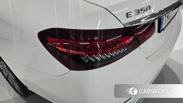 Mercedes-Benz E-Class W213 2022 Белый из Кореи, фото 4