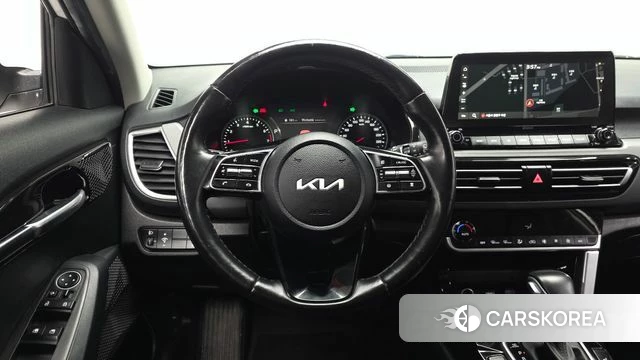 Kia Seltos 2022 Белый из Кореи, фото 4