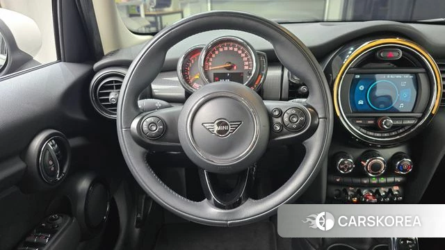 Mini Cooper 2021 Черный из Кореи, фото 4