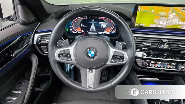 BMW 5 Series (G30) 2022 Белый из Кореи, фото 4