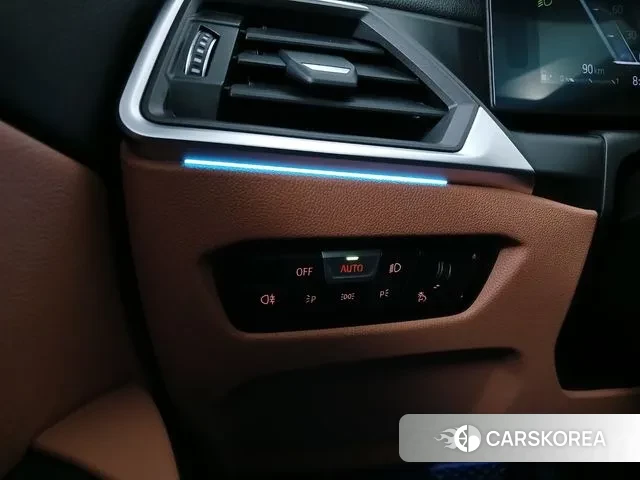 BMW 3 Series (G20) 2023 Белый из Кореи, фото 4