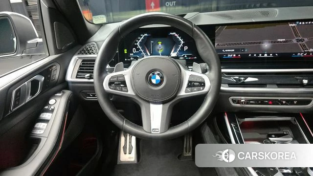 BMW X7 (G07) 2023 Светло-серебряный цвет из Кореи, фото 4