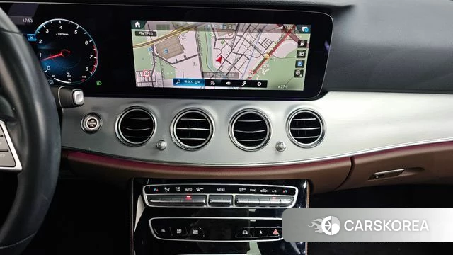 Mercedes-Benz E-Class W213 2021 Белый из Кореи, фото 4