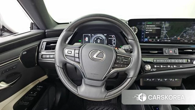 Lexus ES300h 7th generation 2023 Белый из Кореи, фото 4