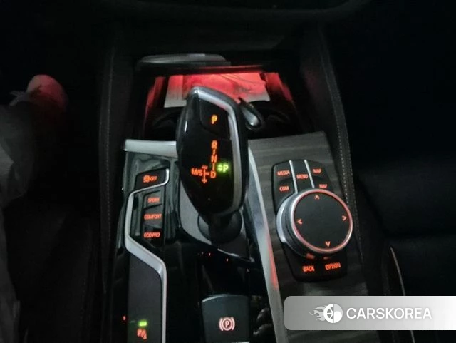 BMW 5 Series (G30) 2020 Белый из Кореи, фото 4