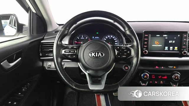 Kia Stonic 2018 Белый из Кореи, фото 4