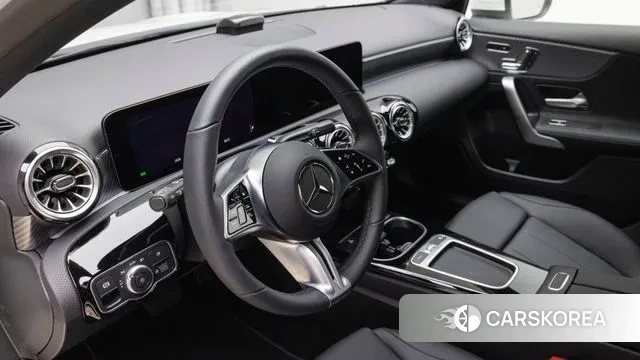 Mercedes-Benz A-Class W177 2024 Белый из Кореи, фото 4