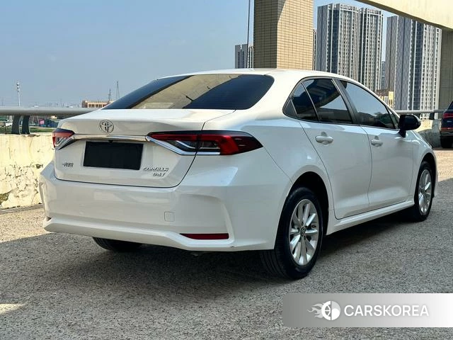 Toyota Corolla 2021 Белый из Китая, фото 4