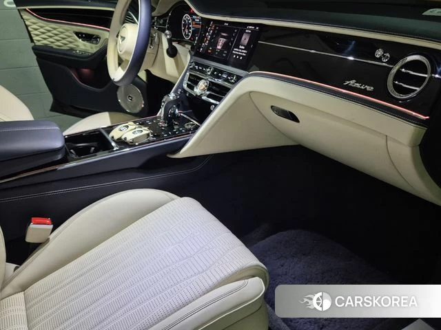 Bentley Flying Spur 3rd Generation 2023 Черный из Кореи, фото 4