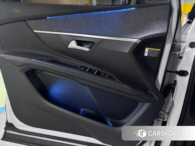 Peugeot 5008 second generation 2018 Белый из Кореи, фото 4
