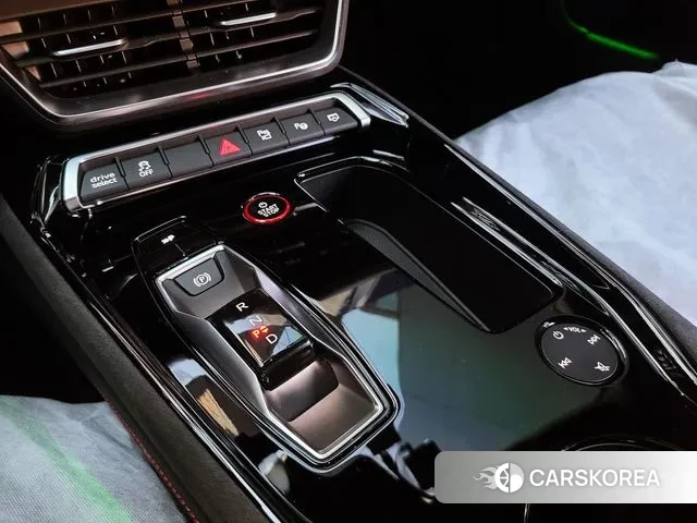 Audi RS e-Tron GT 2023 Белый из Кореи, фото 4