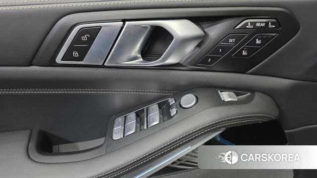 BMW X7 (G07) 2024 Белый из Кореи, фото 4