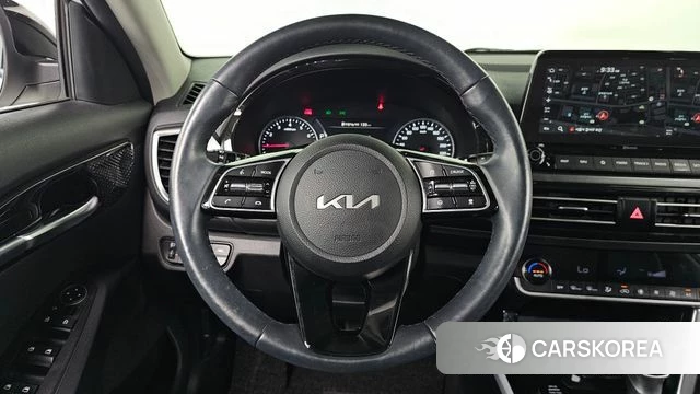 Kia Seltos 2022 Белый из Кореи, фото 4