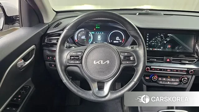 Kia Niro Plus 2022 Белый из Кореи, фото 4