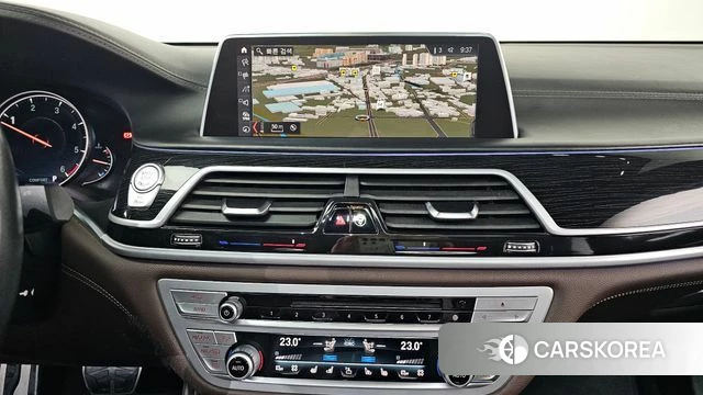 BMW 7 Series (G11) 2019 Серебристо-серый из Кореи, фото 4
