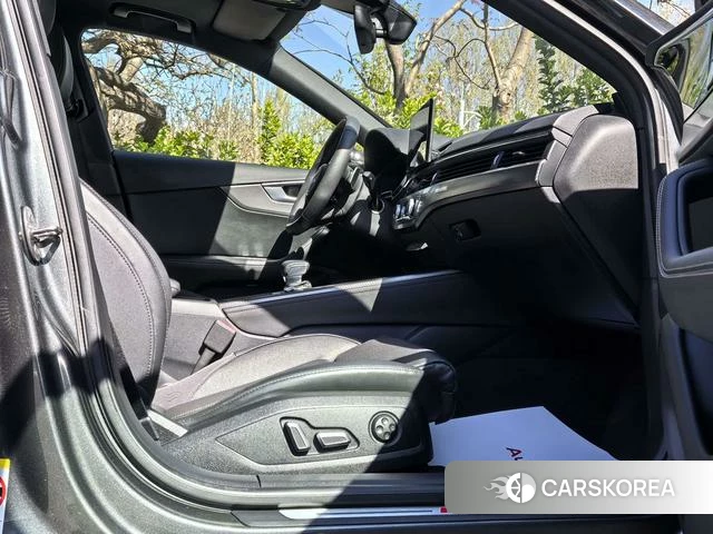 Audi A4L 2024 Темно-серый из Китая, фото 4