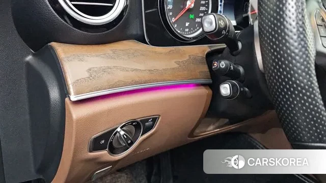 Mercedes-Benz E-Class W213 2018 Черный из Кореи, фото 4