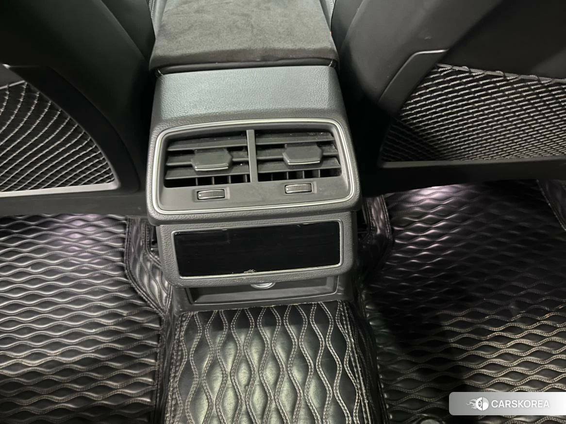 Audi A6L 2021 Черный из Китая, фото 4