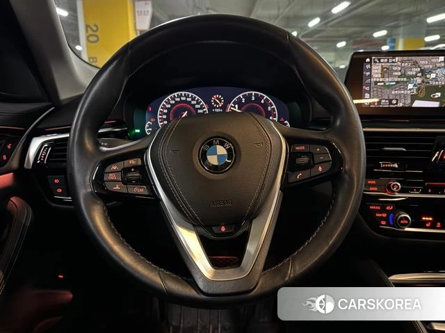 BMW 5 Series (G30) 2019 Белый из Кореи, фото 4