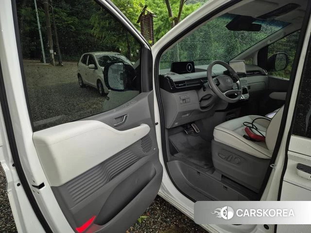 Hyundai Staria 2024 Белый из Кореи, фото 4