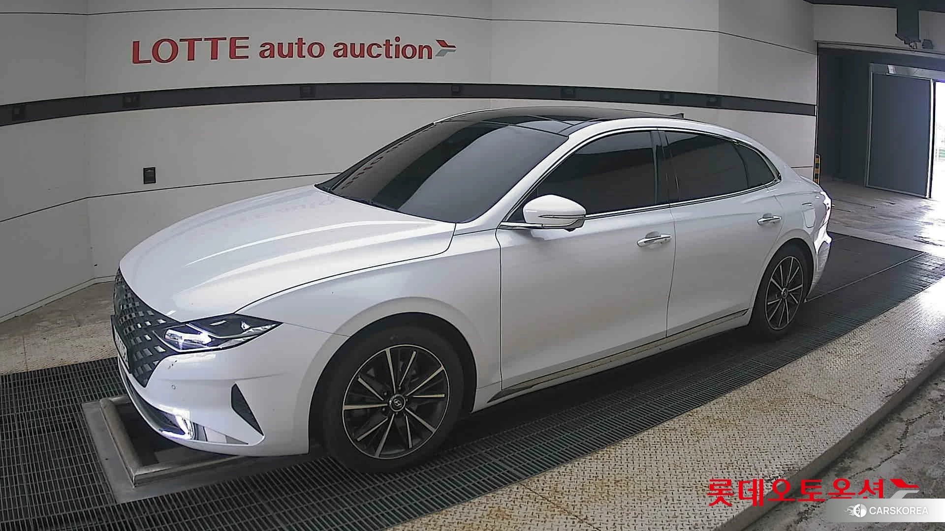 Hyundai Grandeur 2022 Creamy White Pearl (optional) из Кореи, фото 4