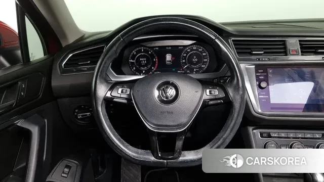 Volkswagen Tiguan Allspace 2018 Красный из Кореи, фото 4