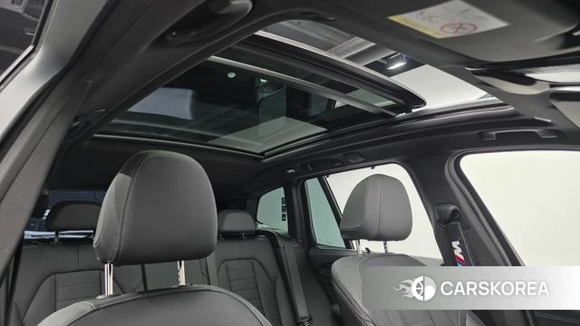 BMW X3 (G01) 2024 Серебристо-серый из Кореи, фото 4