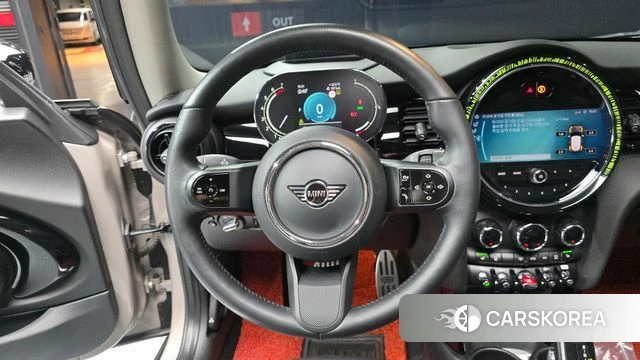 Mini Cooper S 2022 Светло-серебряный цвет из Кореи, фото 4