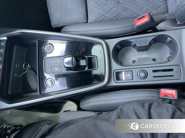 Audi A3 2023 Белый из Китая, фото 4
