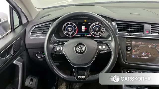 Volkswagen Tiguan second Generation 2018 Белый из Кореи, фото 4