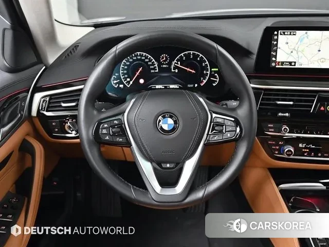 BMW 5 Series (G30) 2019 Серебристо-серый из Кореи, фото 4