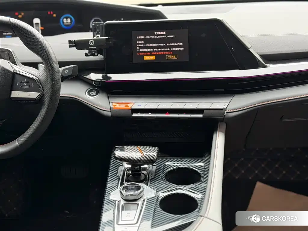 Chang'an UNI-V 2023 Silver/gray из Китая, фото 4