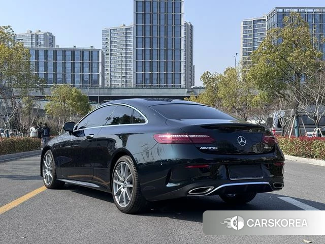 Mercedes-Benz E-class (imported) 2023 Зеленый из Китая, фото 4