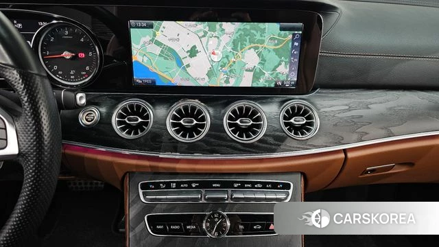Mercedes-Benz E-Class W213 2018 Белый из Кореи, фото 4