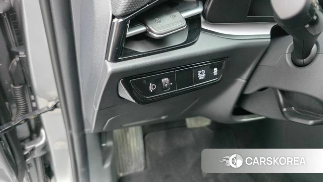 Kia Di Ol Nu Niro 2024 Серебристо-серый из Кореи, фото 4