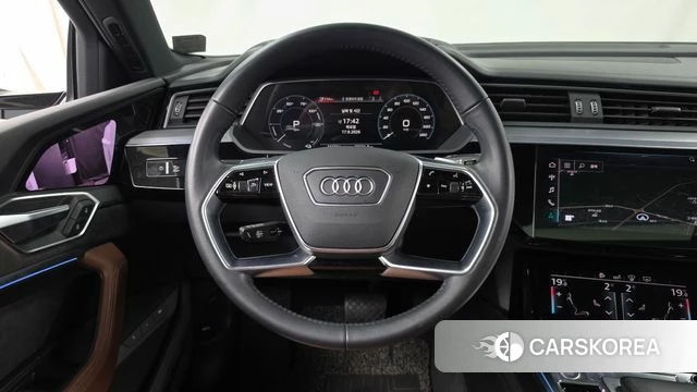 Audi e-Tron 2020 Белый из Кореи, фото 4