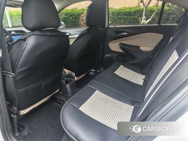 Buick Excelle 2023 Белый из Китая, фото 4