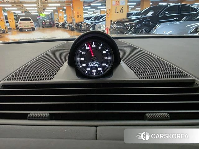 Porsche Panamera (971) 2023 Серебристо-серый из Кореи, фото 4
