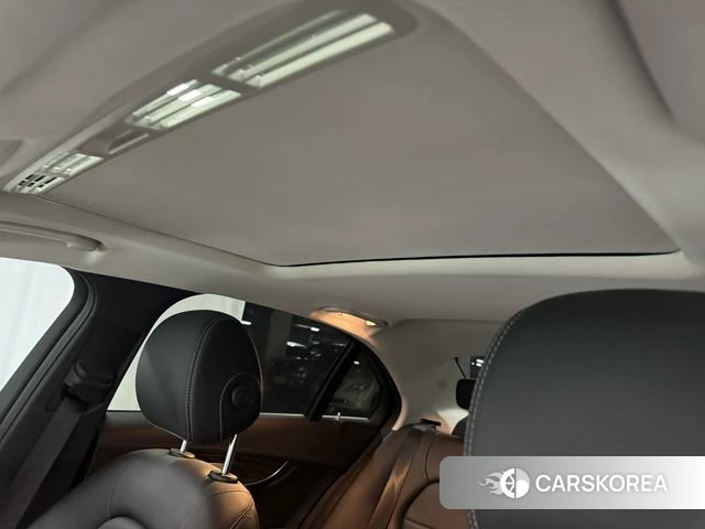 Mercedes-Benz Class C 2019 Белый из Китая, фото 4
