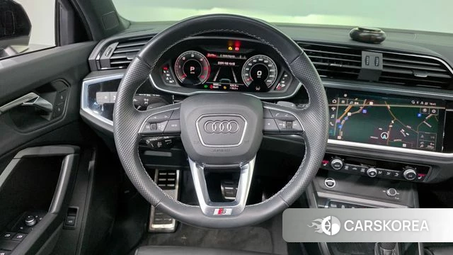 Audi Q3 (F3) 2023 Черный из Кореи, фото 4