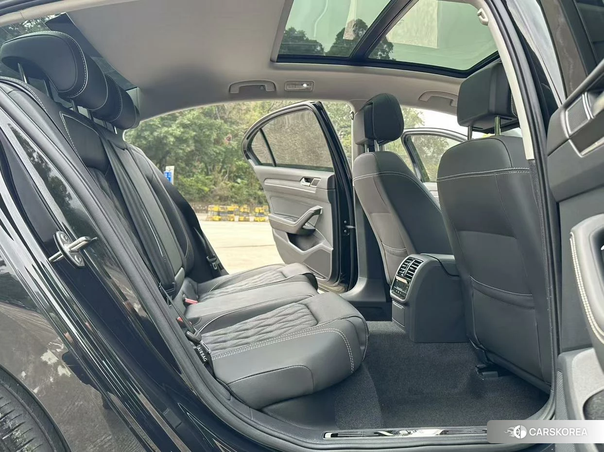 Volkswagen Magotan PHEV 2021 Черный из Китая, фото 4