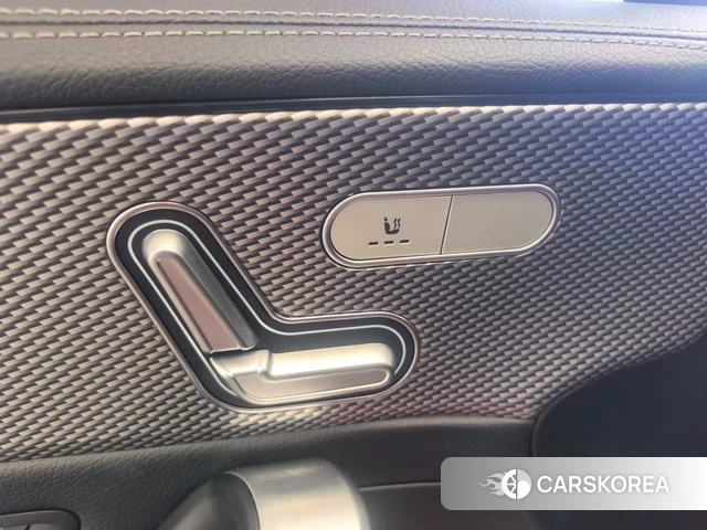 Mercedes-Benz Class A 2023 Красный из Китая, фото 4