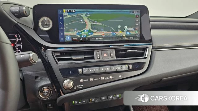 Lexus ES300h 7th generation 2025 Белый из Кореи, фото 4