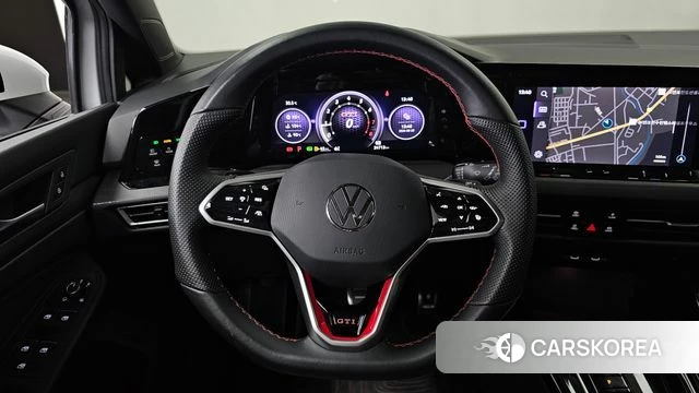 Volkswagen Golf 8th Generation 2024 Белый из Кореи, фото 4