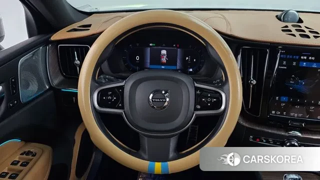 Volvo XC60 second Generation 2022 Белый из Кореи, фото 4