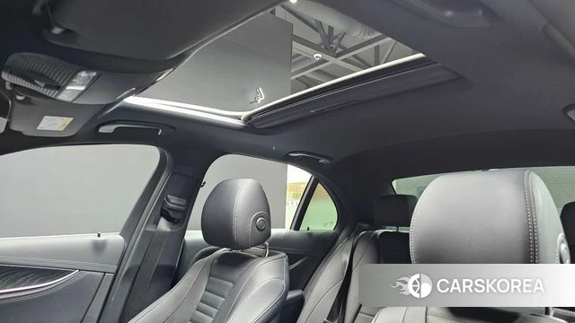 Mercedes-Benz E-Class W213 2023 Белый из Кореи, фото 4